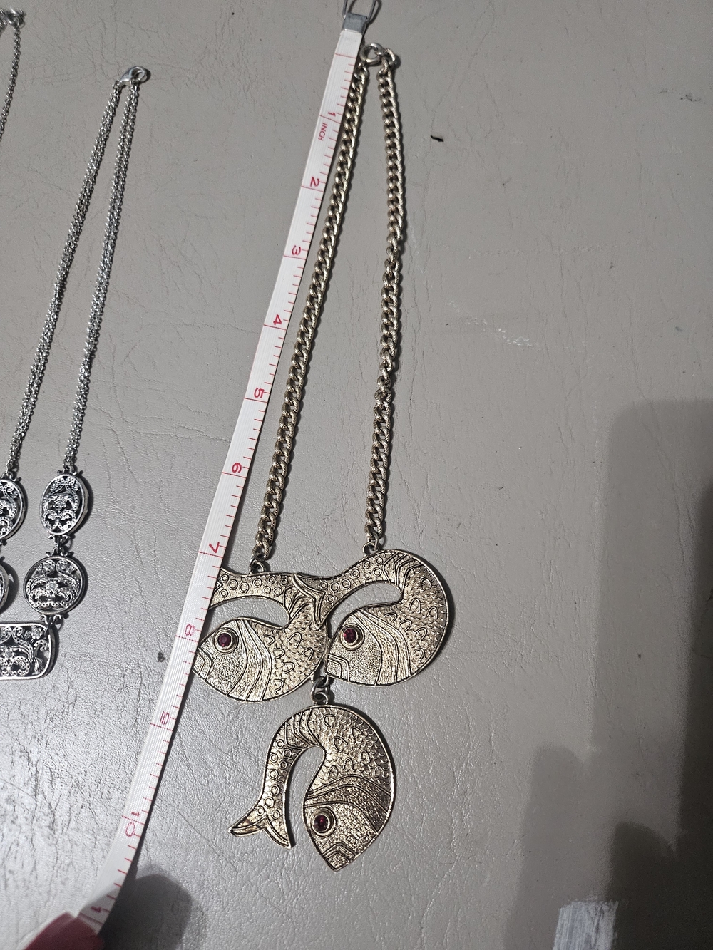 Sarah Coventry VINTAGE Gold Tone Fish Motif Necklace with Red Accents